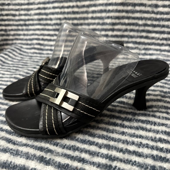 Stuart Weitzman Black Cross Over Strap Sandals Low Heel sz 7.5 - Picture 5 of 10